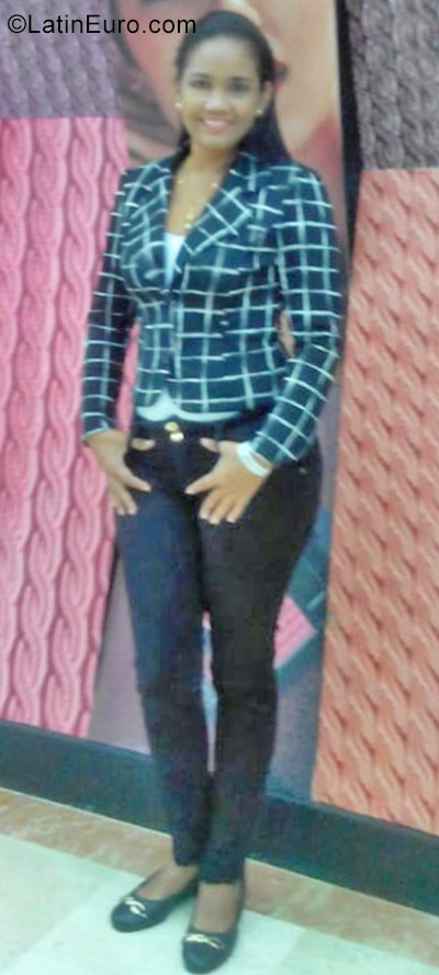 Date this lovely Colombia girl Elisa from Barranquilla CO22373