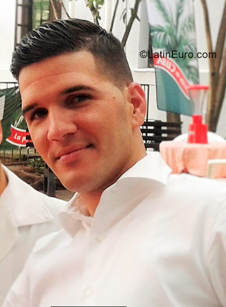 Date this lovely Peru man Migue from Lima PE1129