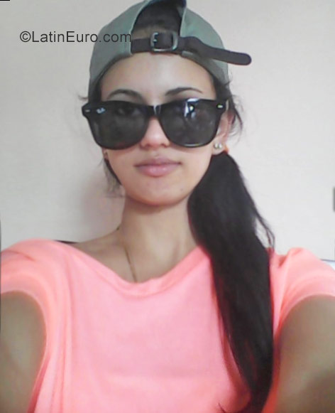 Date this sultry Cuba girl Isell from Camaguey CU113