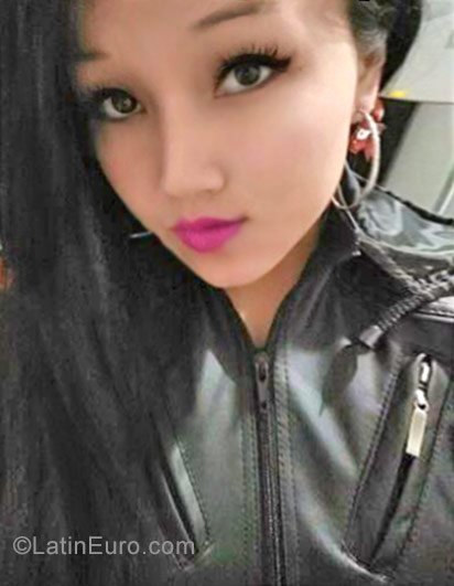 Date this sultry Colombia girl Andrea from Bogota CO22414