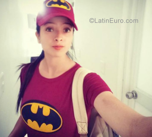 Date this gorgeous Colombia girl Mayra from Tulua CO22415