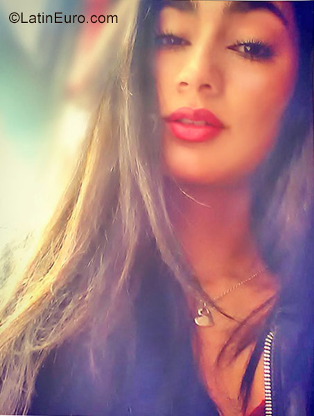 Date this exotic Colombia girl Valery from Bogota CO22422