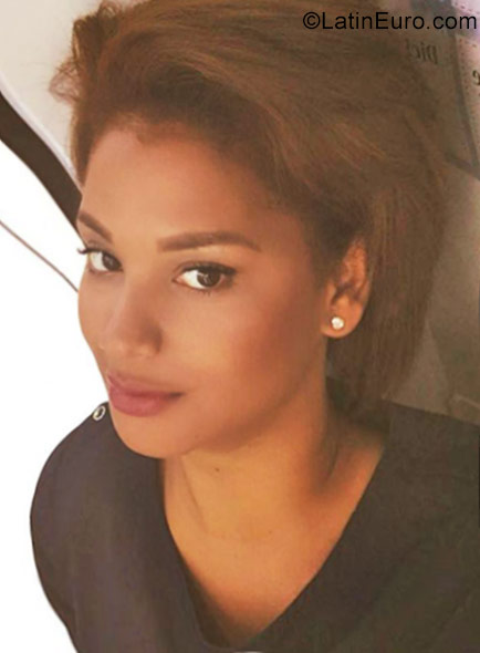 Date this delightful Colombia girl Kely from Cartagena CO22424