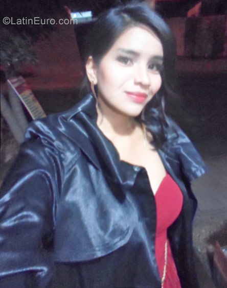 Date this stunning Peru girl Mayte from Lima PE1136