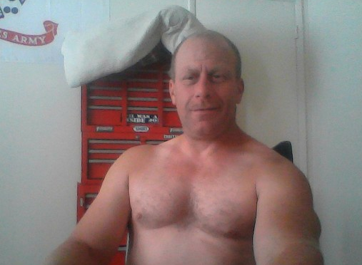 Date this attractive United States man Threelegmike from Merced US18724
