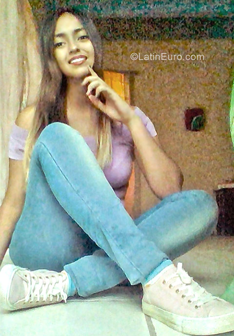 Date this gorgeous Mexico girl Viridiana from Guadalajara MX1527