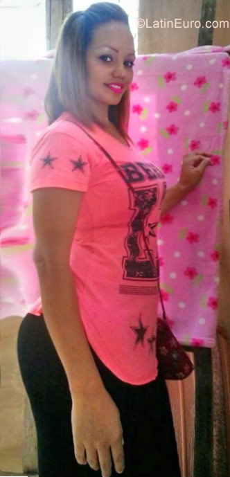 Date this foxy Venezuela girl Edurelis from Caracas VE1023