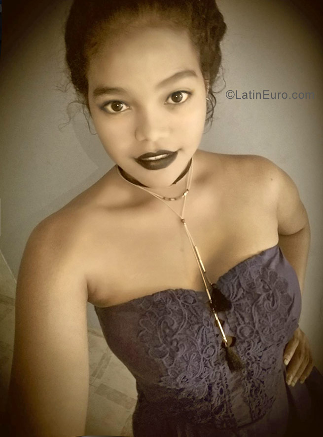 Date this passionate Colombia girl Johana from Quibdo CO22605