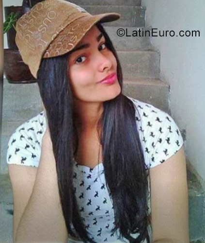 Date this tall Colombia girl Paola from Ibague CO22647