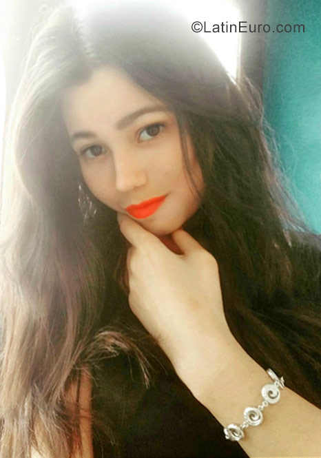 Date this good-looking Venezuela girl Yenifer from San Cristobal VE1111