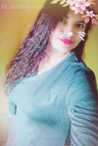 Date this athletic Peru girl Raquel from Lima PE1177