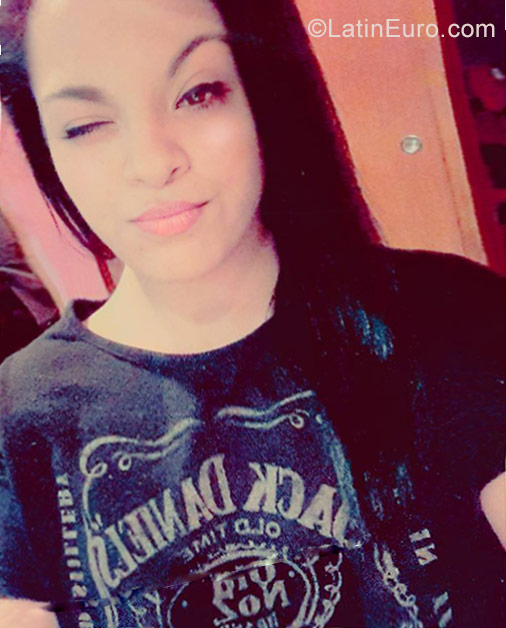 Date this foxy Argentina girl Estefania from Buenos Aires AR114