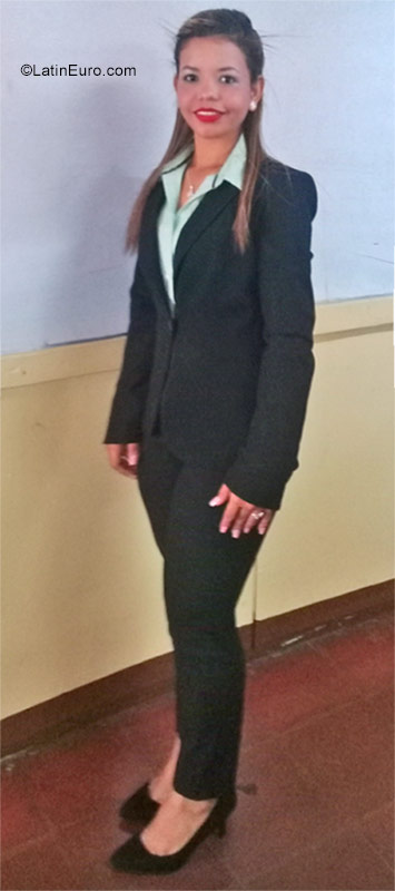 Date this young Nicaragua girl Helen from Managua NI196