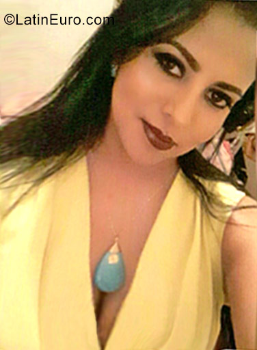 Date this tall Ecuador girl Vanessa from Guayaquil EC230