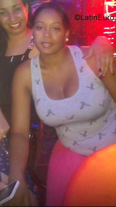 Date this attractive Cuba girl Monica from Havana CU183