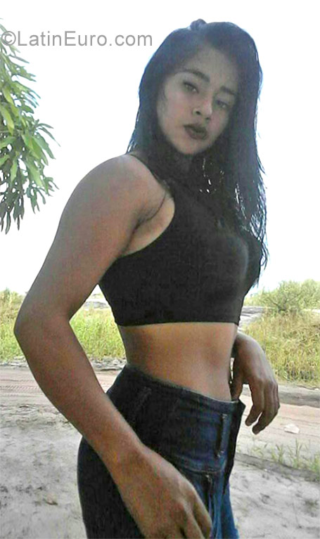 Date this stunning Peru girl Elvia from Lima PE1184