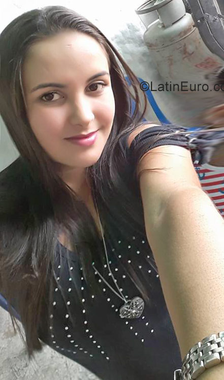 Date this passionate Venezuela girl Laura from Barinas VE1175