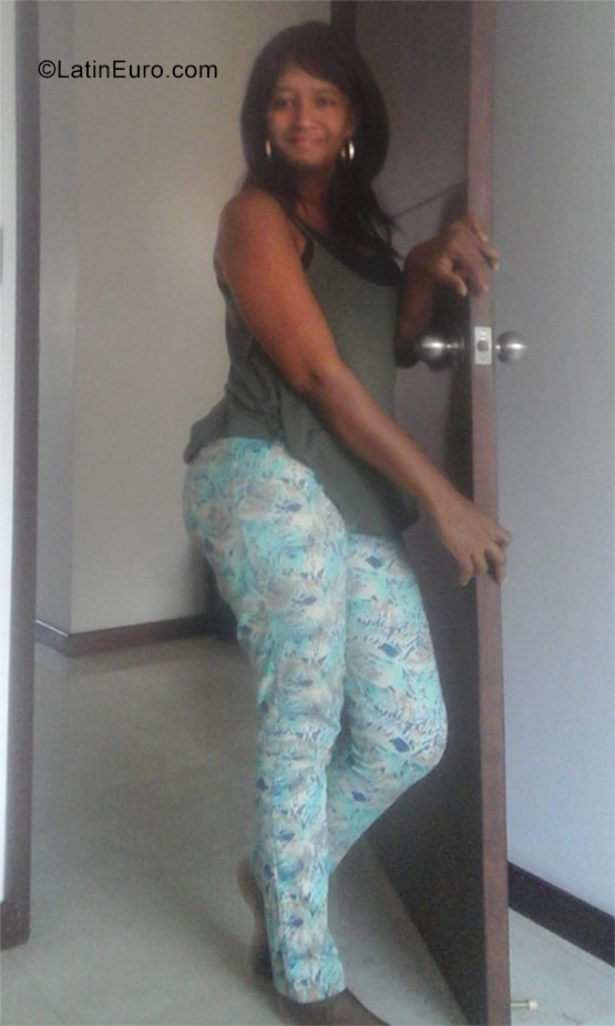 Date this georgeous Colombia girl Liliana from Cali CO22924