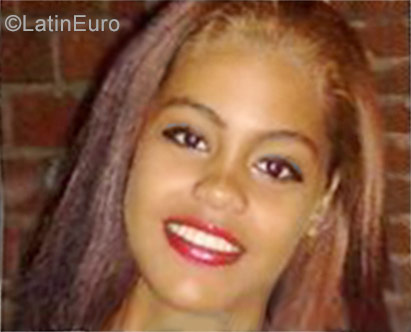 Date this charming Cuba girl Eliane from Havana CU187