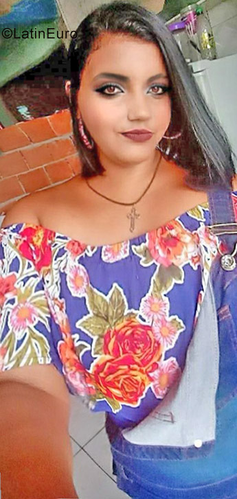 Date this sultry Brazil girl Ana from Rio de Janeiro BR10387