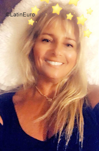 Date this foxy United States girl Betina from Jackson Twn US18913