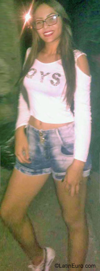 Date this attractive Venezuela girl Yulied from La Victoria VE1228