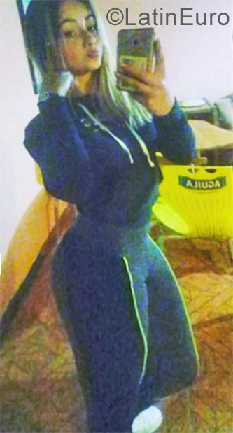 Date this funny Colombia girl Anny from Bogota CO23059