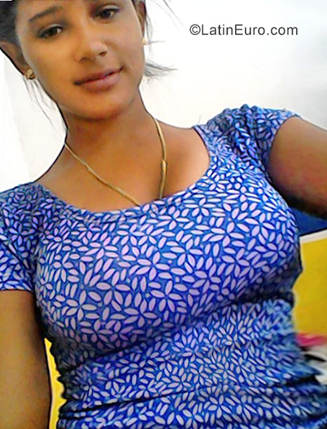 Date this funny Dominican Republic girl Eva marina from Punta Cana DO31223