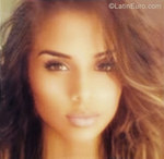 voluptuous Venezuela girl Adri from Valencia VE1284