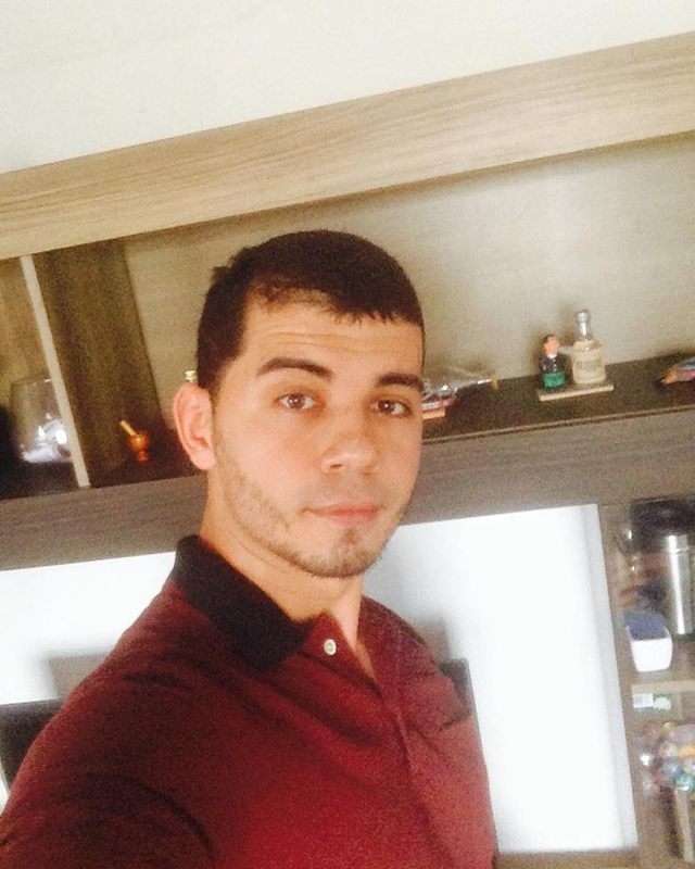 Date this happy United States man David castro from Miami US18999