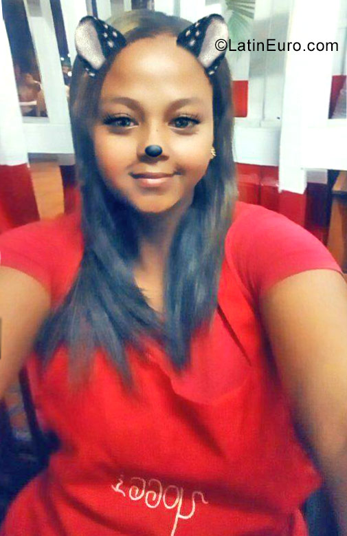 Date this young Colombia girl Lincy from Cali CO23238