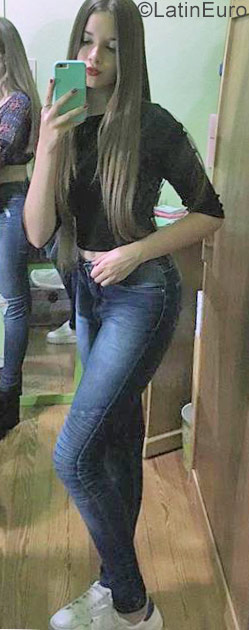 Date this funny Argentina girl Macarena from Buenos Aires AR119