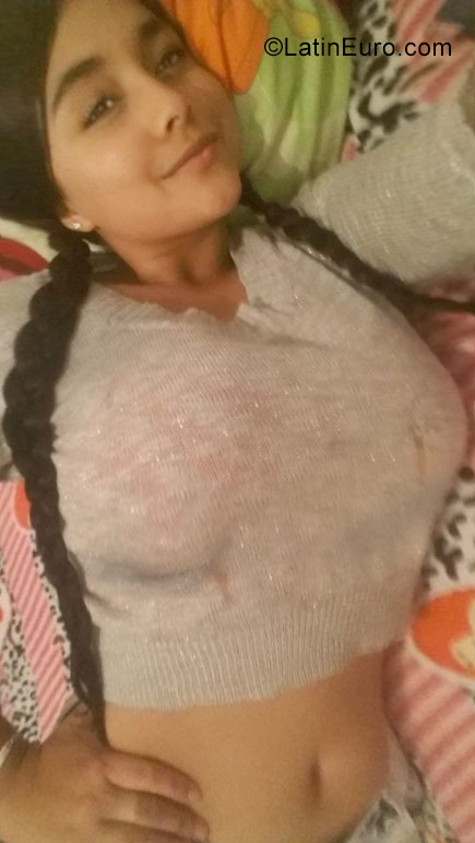 Date this young Colombia girl Nayeli from Armenia CO23343