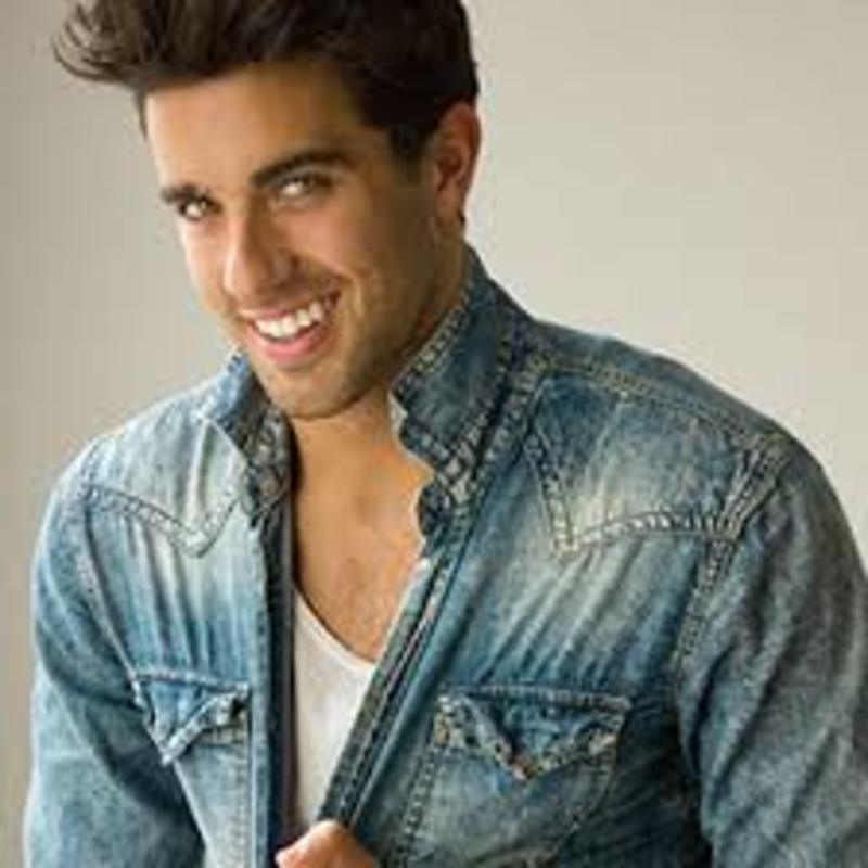 Date this voluptuous Dominican Republic man Pablo jose from Santo Domingo DO31635