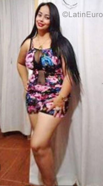Date this passionate Venezuela girl CAROLINA from Cabimas VE1380