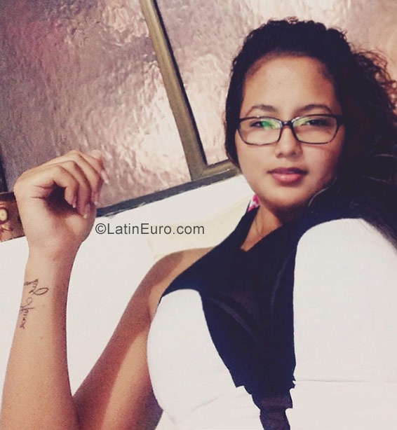 Date this cute Colombia girl Nazly from Ibague CO23446