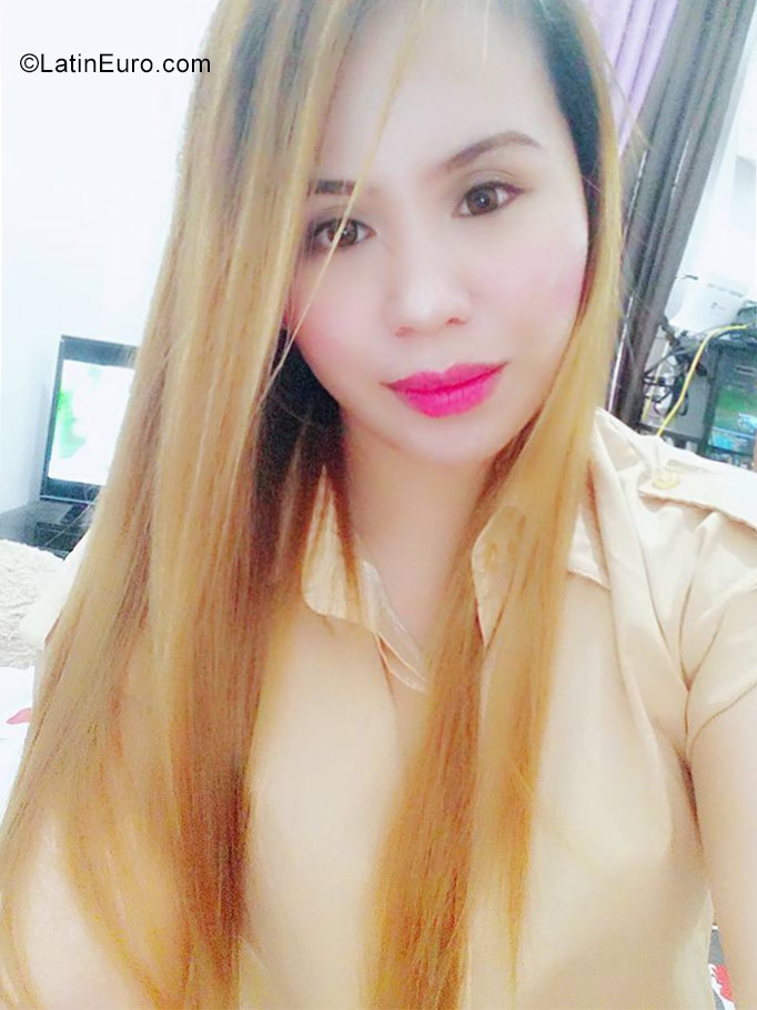 Date this foxy Philippines girl Hapi from Calamba City PH995