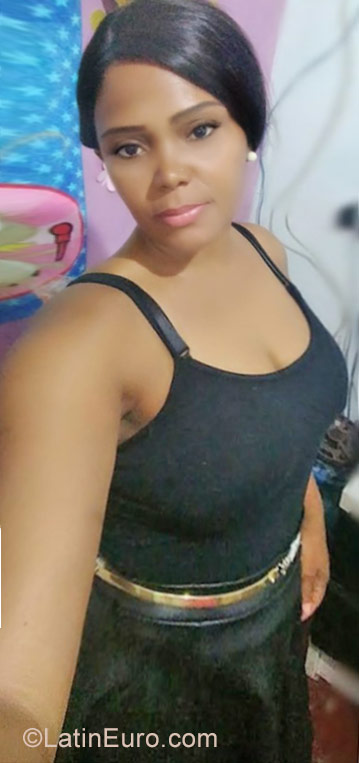 Date this cute Brazil girl Elaine da Luz B from Sao Paulo BR10474