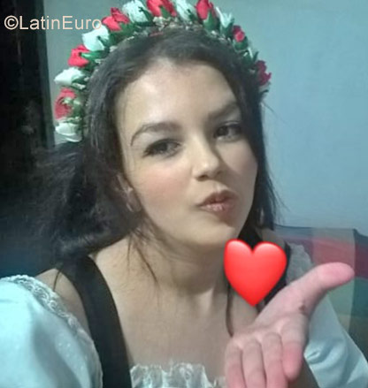 Date this beautiful Brazil girl Karinia from Curitiba BR10475