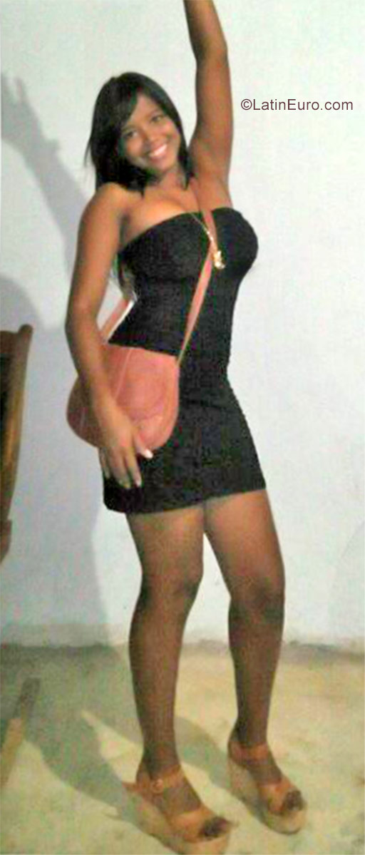 Date this sultry Colombia girl Lianis from Riohacha CO30803