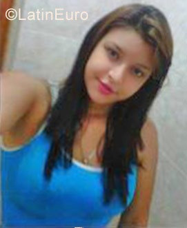 Date this attractive Venezuela girl Albany from Porlamar VE1476