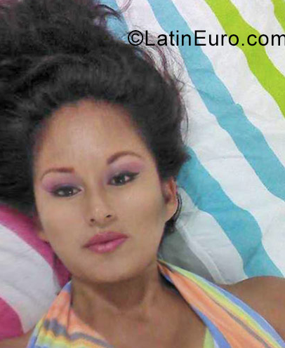 Date this nice looking Peru girl Fanely from Trujillo PE1357