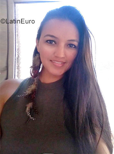 Date this stunning Colombia girl Yulied from Cartago CO23684