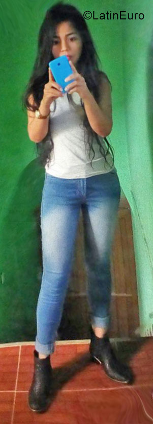 Date this exotic Colombia girl Cindy from Bogota CO23708