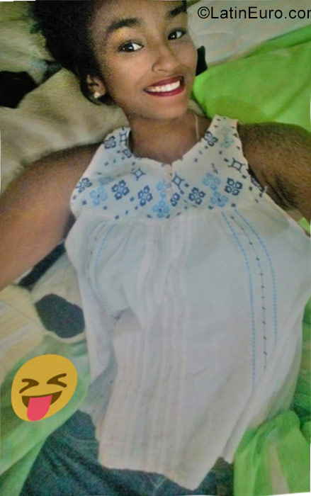 Date this sensual Venezuela girl Veronica from Puerto Ordaz VE1539