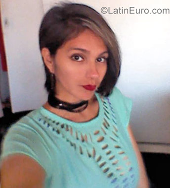 Date this happy Venezuela girl Candy from Maracaibo VE1543