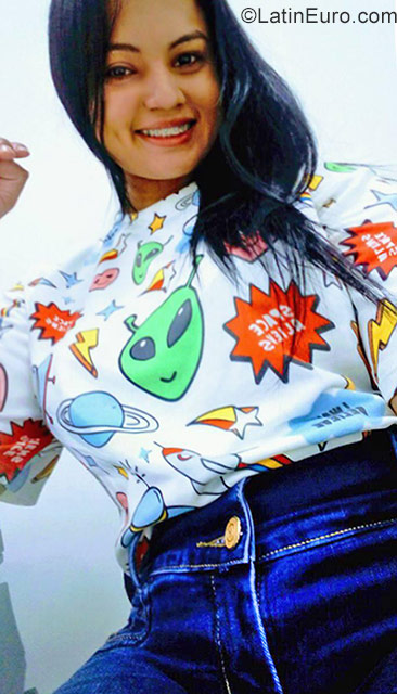 Date this athletic Colombia girl Yulieth from Cordoba CO23783