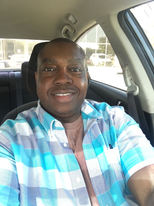 Date this happy United States man Derrick from Dallas US19274