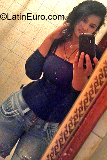 Date this exotic Colombia girl Madelin from Bogota CO23854