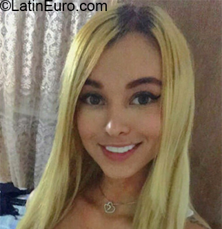 Date this gorgeous Colombia girl Tatiana from Medellin CO23920